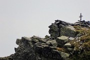 73 Maxi zoom sulla crocetta del Valletto (2371 m)